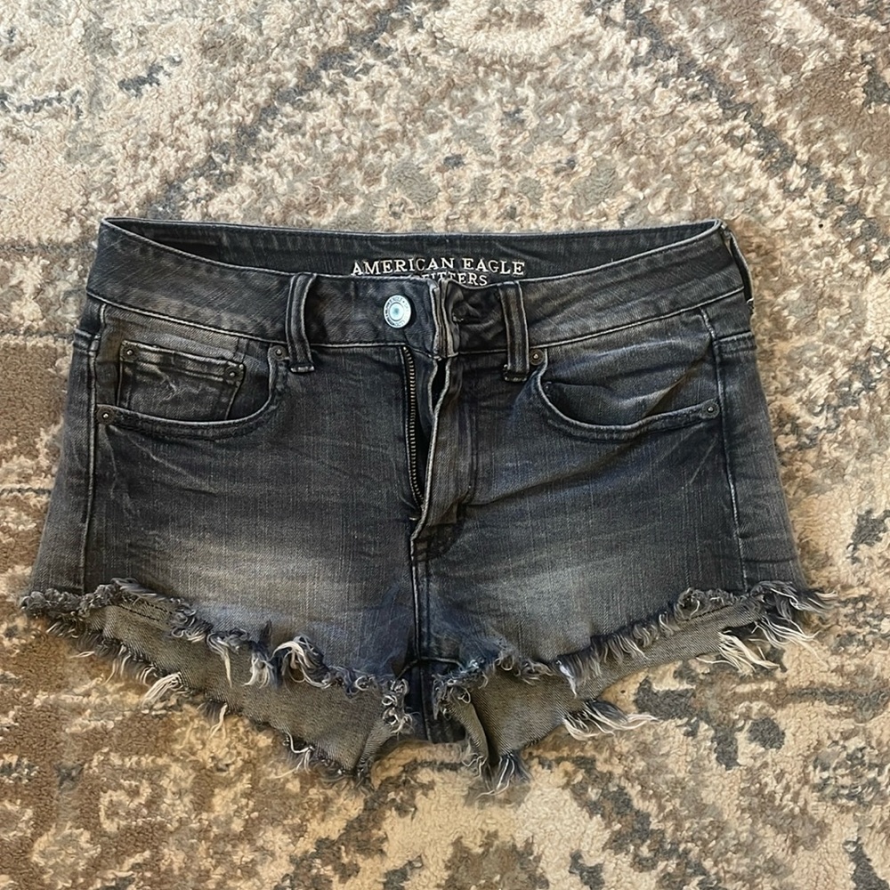 American Eagle denim shorts. Size 4. Stretch fit.